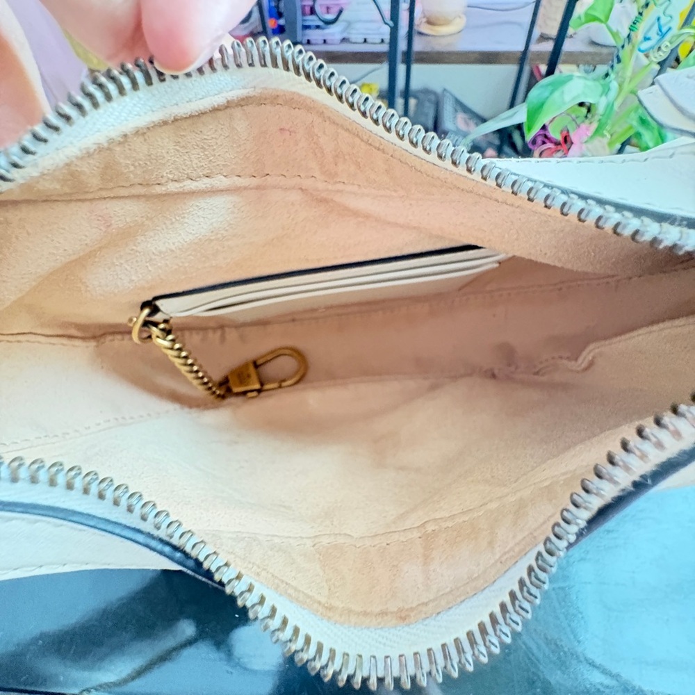 Gucci GG Marmont Chevron Crossbody Mini Half Moon Bag in Cream - Picture 8 of 11